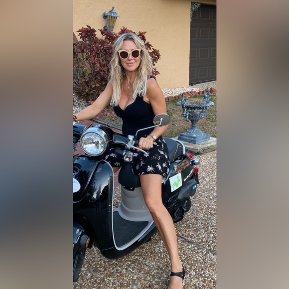 Meet your Posher, Candice - Picture 3 of 12